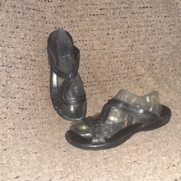 KEEN-Black Leather Sandals-Cut-Out-5488-Mini Wedge-Sz 10-Excellent - Picture 1 of 7